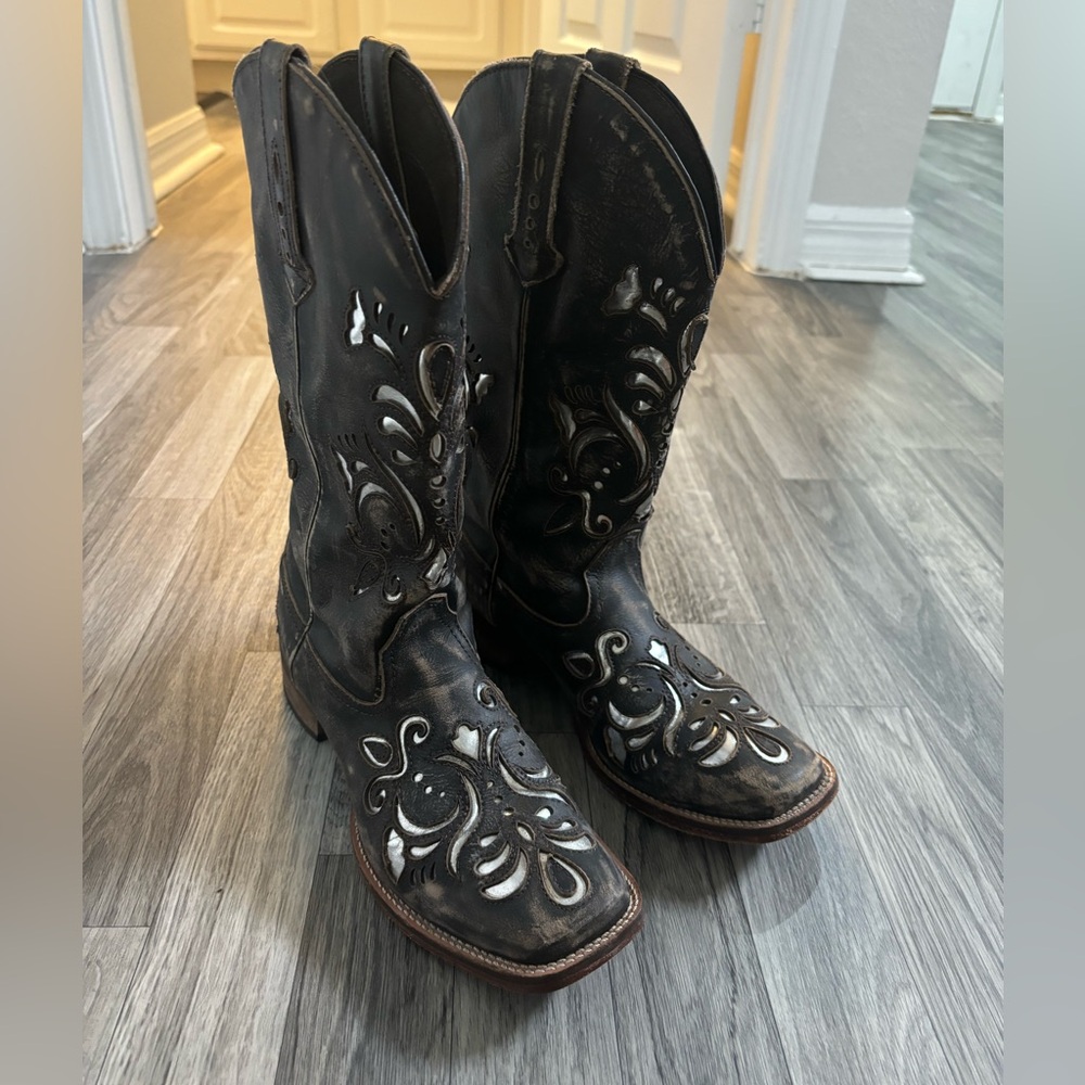 Women’s Roper cowgirl boots with metallic cut out - size 7.5